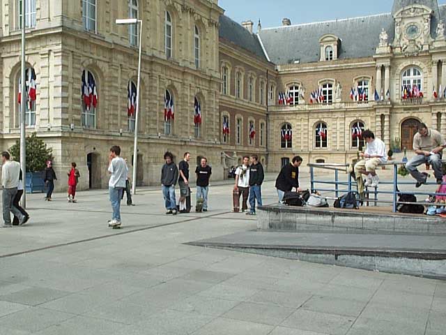 hoteldeville1.jpg