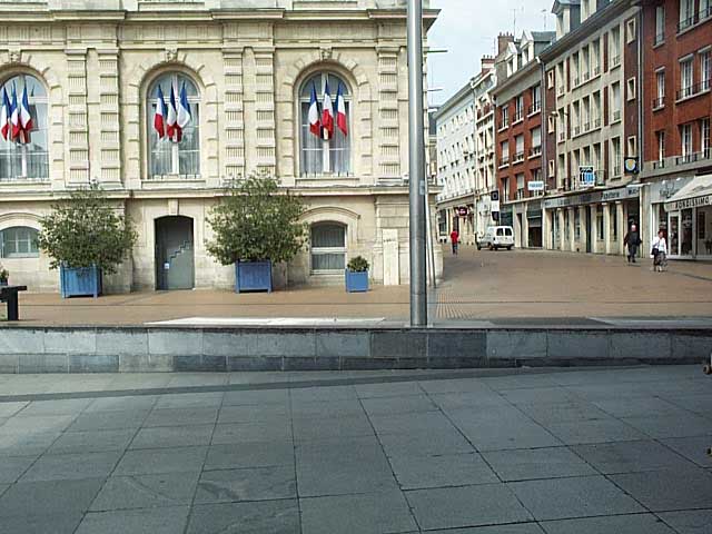 hoteldevilleZEB0.jpg