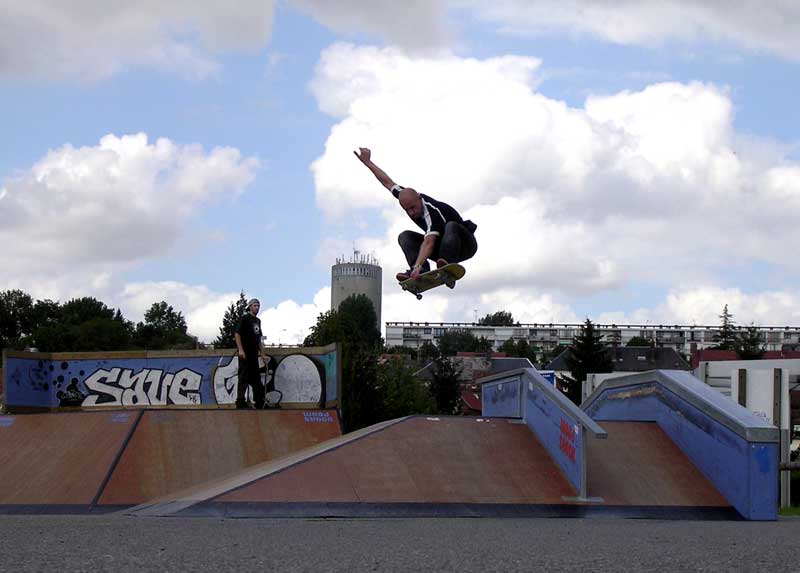 jiboune-catch.jpg