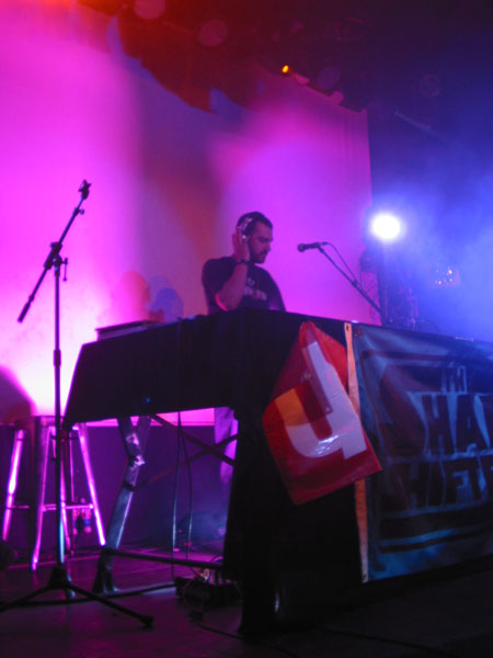 shapeshifters_24042005_5.JPG