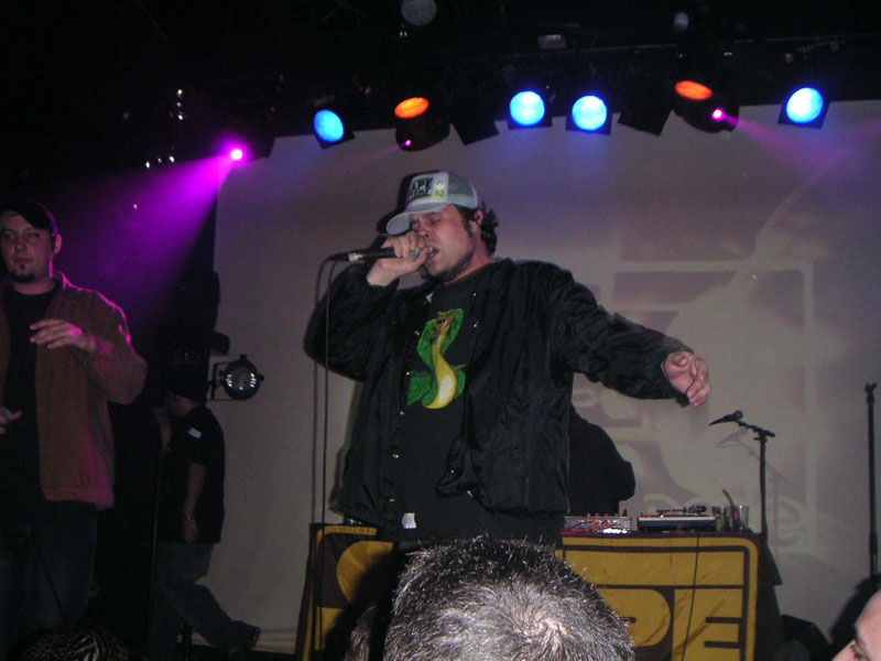 shapeshifters_awolone_circus_mars2004_3.JPG