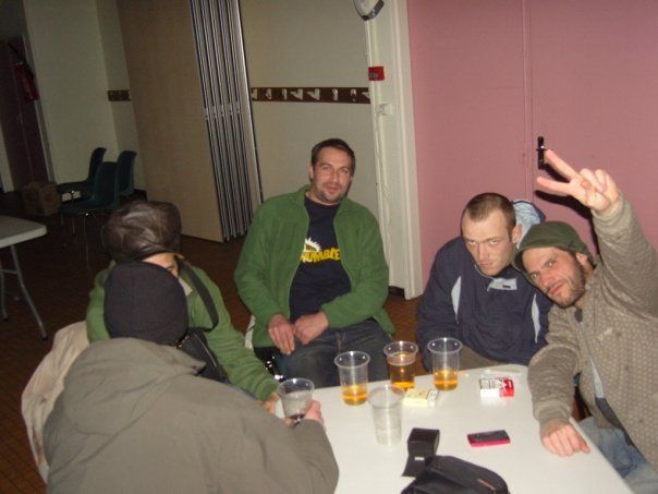 prolifik-table.jpg